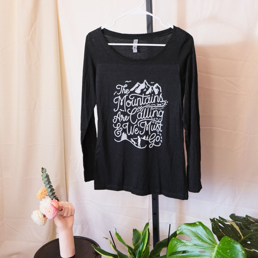 Scoop Neck Mountains Top
